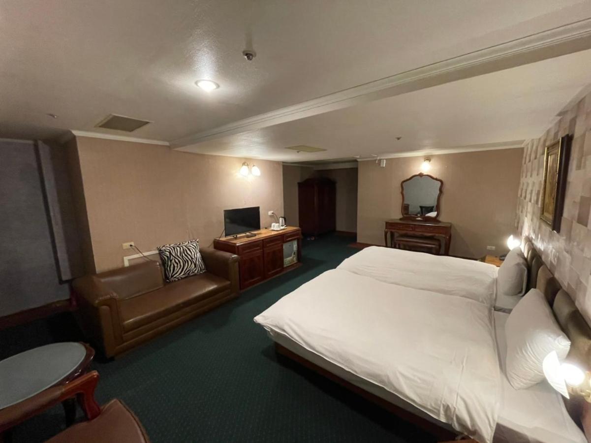 Long Lu Hotel Đài Nam Ngoại thất bức ảnh