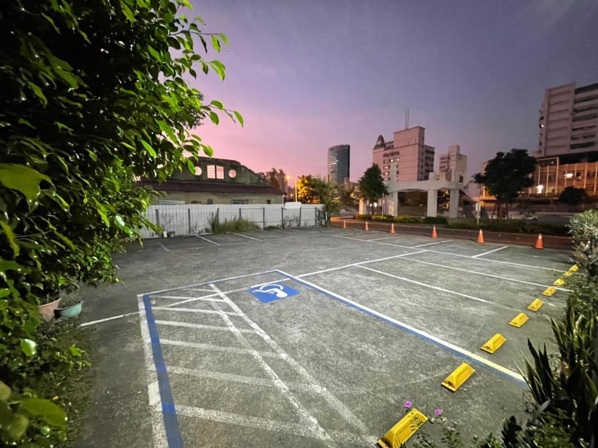 Long Lu Hotel Đài Nam Ngoại thất bức ảnh
